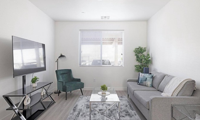 Goodyear Apartamento | Landing | Beautiful 1BD, Gym, Pool