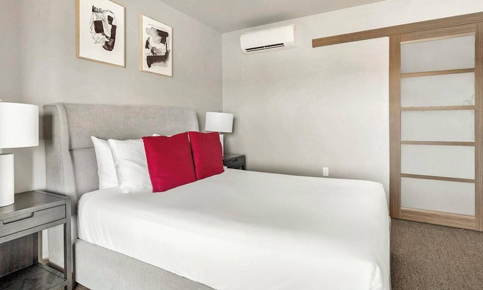 Hayden Island Apartamento | Landing | Beautiful 2BD, Courtyard, Gym