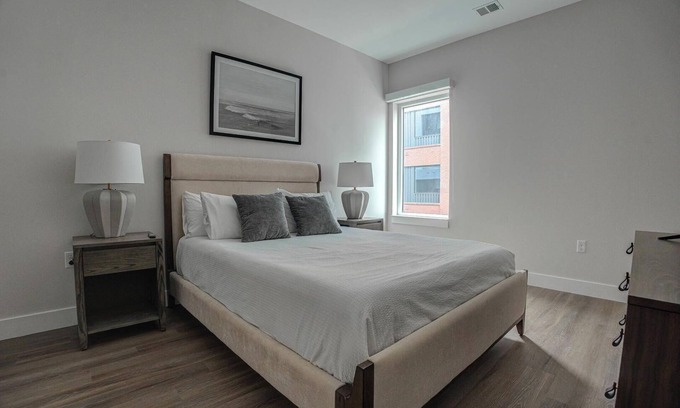 Kensington Apartamento | Landing | Beautiful 1BD, Rooftop Lounge, Gym