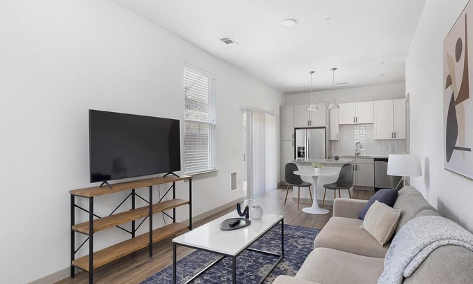 Fort Worth Apartamento | Landing | Chic 1BD, Clubhouse, Pool