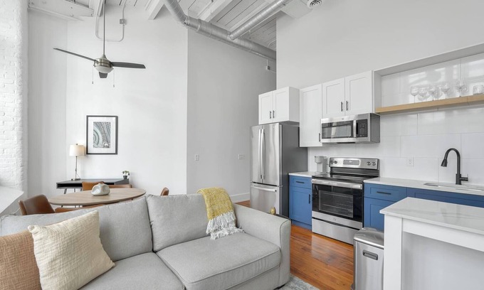 Greenville Apartamento | Landing | Chic 2BD, Gym, Yoga Studio