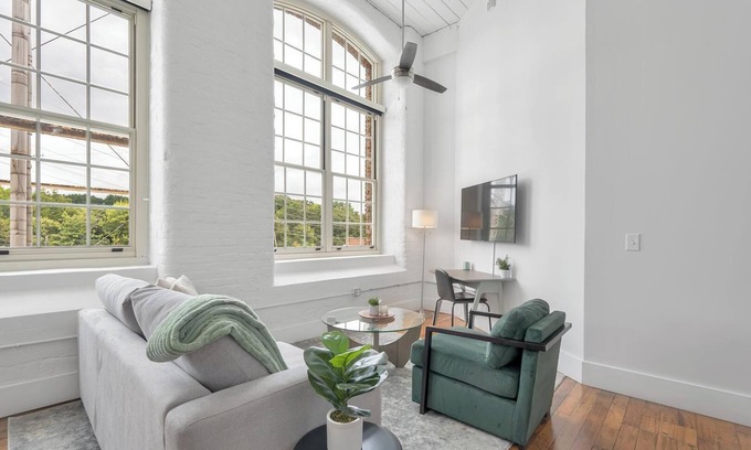Greenville Apartamento | Landing | Stunning 2BD, Gym, Yoga Studio