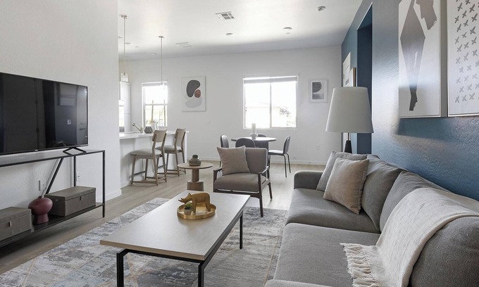 Oro Valley Apartamento | Landing | Chic 2BD, Pool