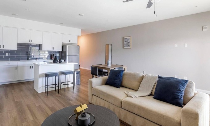 Townsite Apartamento | Landing | Incredible 1BD, Rooftop Lounge, Pool