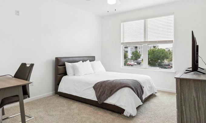 Eden Apartamento | Landing | Stylish 1BD, Pool, Yoga Studio