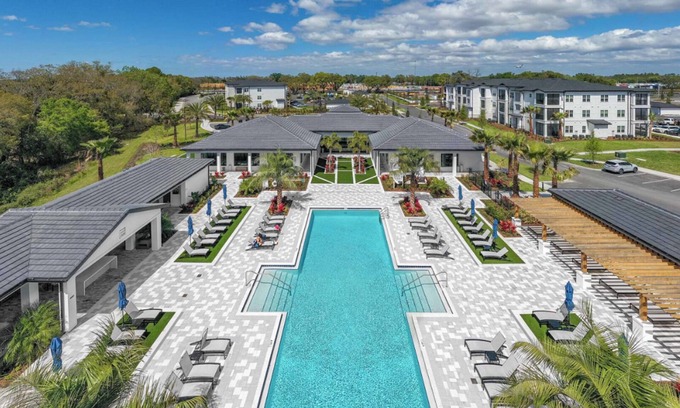 Southeast Orlando Apartamento | Landing at APEX South Creek - 1 Bedroom in Mead...