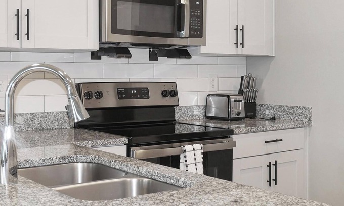 Fort Myers Apartamento | Landing | Amazing 2BD, Gym, Pool
