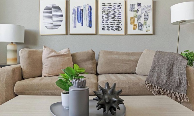 Maryvale Village Apartamento | Landing | Modern 2BD, Yoga Studio, Pool