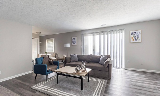 Indianapolis Apartamento | Landing | Spectacular 2BD, Game Room, Pool