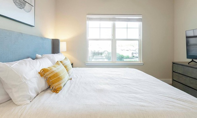 Southeast Orlando Apartamento | Landing at APEX South Creek - 1 Bedroom in Mead...