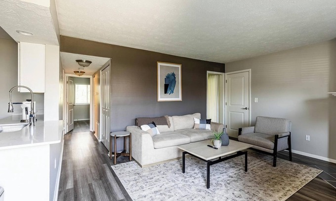 Indianapolis Apartamento | Landing | Stunning 1BD, Pool, Yoga Studio