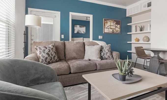 Pipers Meadow Apartamento | Landing | Stunning 1BD, Gym, Pool