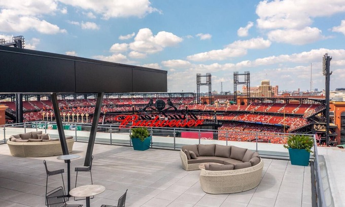 Downtown St. Louis Apartamento | Landing | Stunning 1BD, Pool, Gym