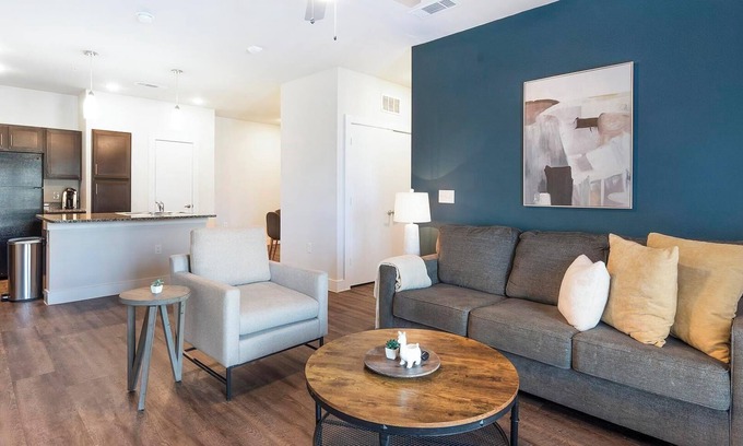San Antonio Apartamento | Landing | Stunning 2BD, Pool, Gym