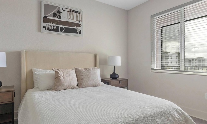 Palmetto Apartamento | Landing | Stunning 2BD, Yoga Studio, Pool