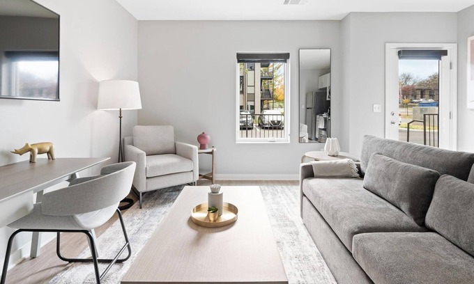 Nashville Apartamento | Landing at Fifty Forty Flats - 1 Bedroom in Len...