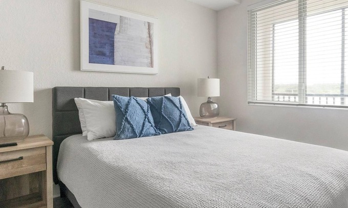 Palmetto Apartamento | Landing | Stylish 1BD, Clubhouse, Yoga Studio