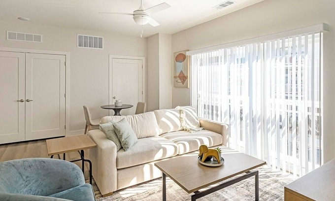 Belle Mina Apartamento | Landing | Spectacular 1BD, Yoga Studio, Clubhouse