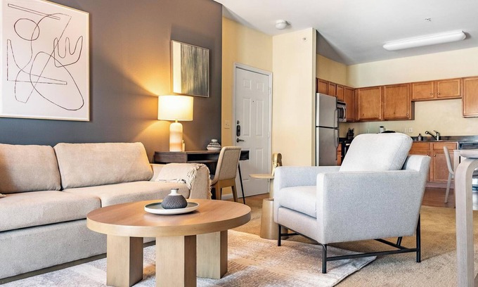Sweetbriar Apartamento | Landing at Agave at South Congress - 2 Bedrooms...