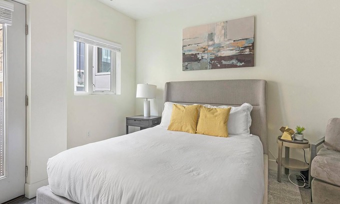 Pearl District Apartamento | Landing | Stylish Studio, Gym, Courtyard