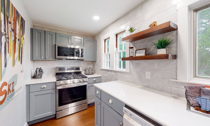 Franconia Casa | Landmark home with incredible mountain views, saltwater pool & hot tub