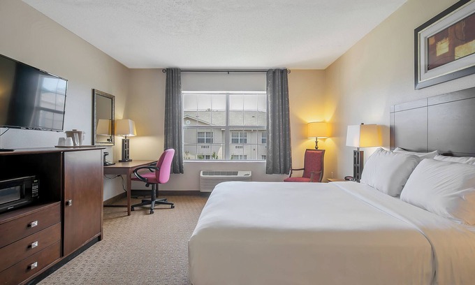 Fort Bragg Hotel | Landmark Inn Fort Liberty