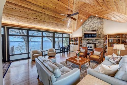 Mayhew Casa | Landover Lodge by AvantStay Waterfront Dock