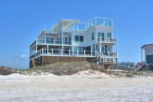 Oak Island Casa | Lands End
