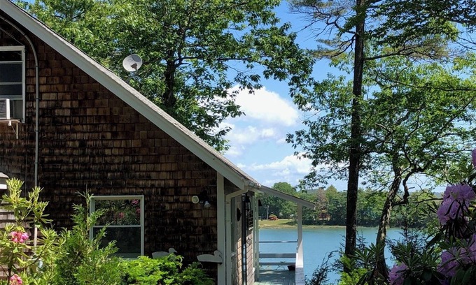 Boothbay Cabaña | Lange Cottage - Waterfront Cottage!