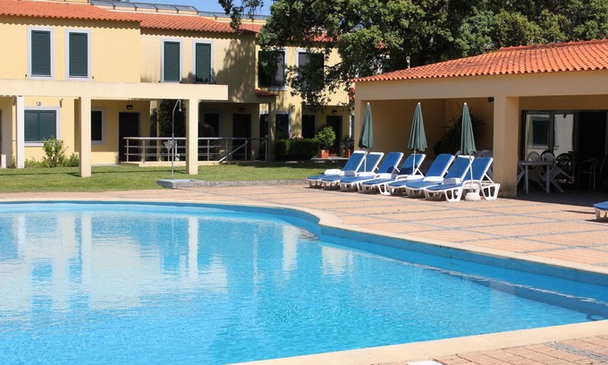Lanhelas Condominio | Villa con 3 dormitorios, piscina y cancha de tenis - Lanhelas - Walk