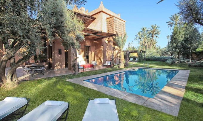 Annakhil Villa | Lankah - Authentic villa with private heated pool close to city center