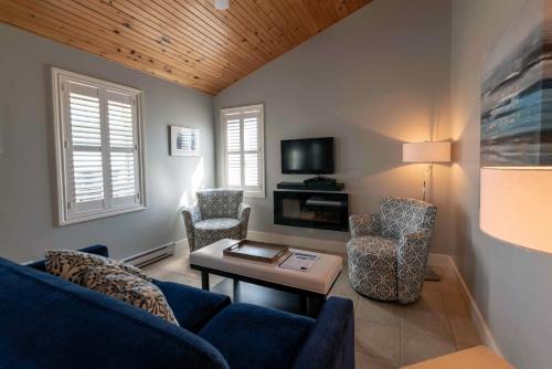 Ingonish Casa | Lantern Hill & Hollow