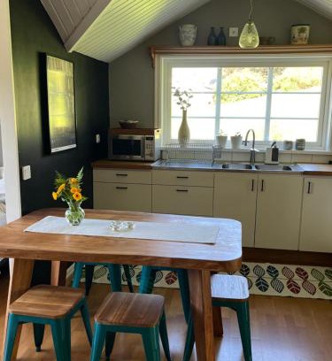 Kungalv O Apartamento | Lantlig fristående lägenhet