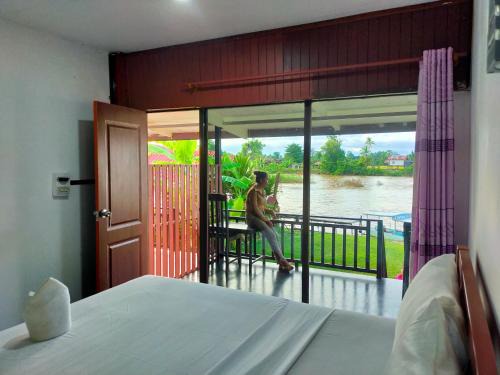 Don Khon Casa | Lao Long Riverside and Budget Garden Guesthouse
