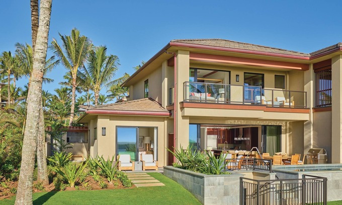 Foster Village Casa | Laola 3-Bdrm Townhouse,Private Location,Swimming Pool & Carport,Panoramic Views