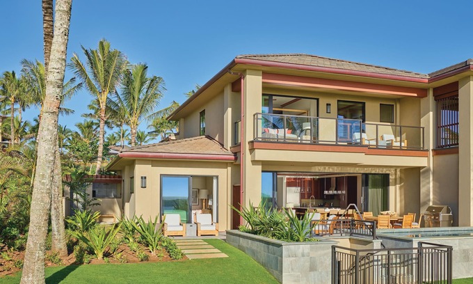 Foster Village Casa | Laola 4-Bdrm Townhouse,Breathtaking Views,Swimming pool & Carpor