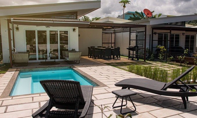 Barrio Ricos y Famosos Casa | Lapa Beach House * New House w/ Private Pool