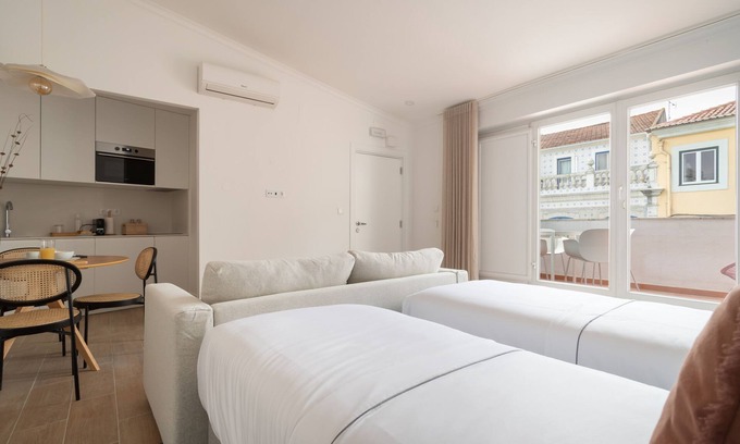 Santos Apartamento | Lapa Diplomatic Flat 1 1 by Feel Lisboa