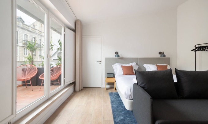 Santos Apartamento | Lapa Diplomatic Flat 1.1 by Feel Lisboa