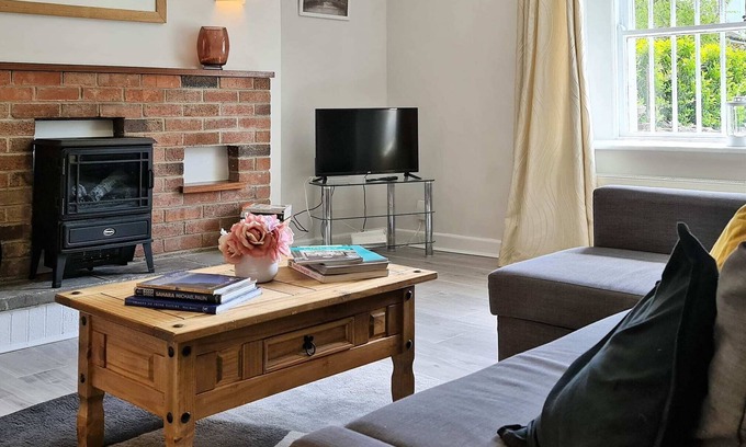 Ballsbridge Casa | Large 1 bed Apt, in the best location in Dublin!