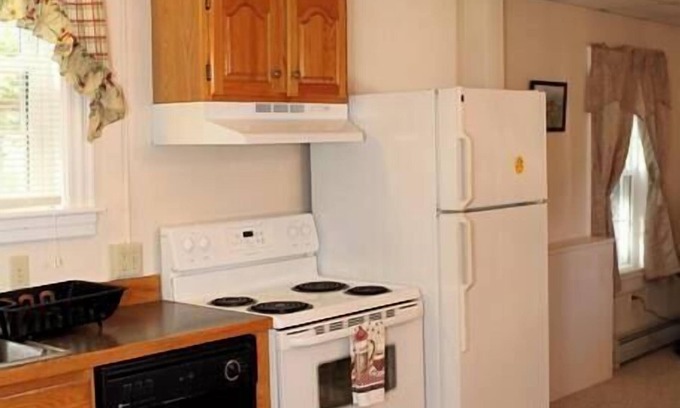 Deering Center Apartamento | Large 1 bed w/ private deck