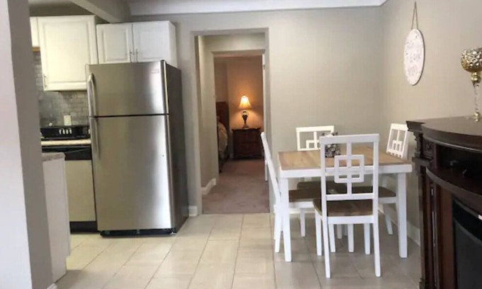 Mount Saint Joseph Apartamento | Large 1 Bedroom Apt - Full Kitchen - Sleeps 4