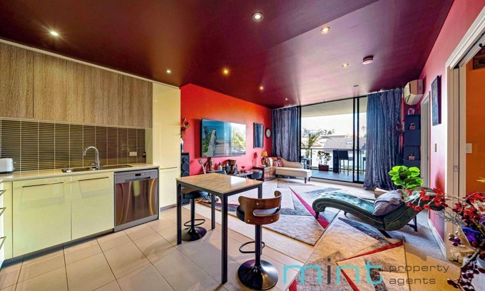 Campsie Apartamento | Large 1 Bedroom Retro Style Apartment with Parking