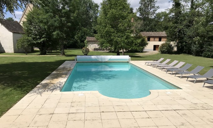 Lalandusse Casa | Large 18-bed gîte all comforts near Dordogne, peaceful setting