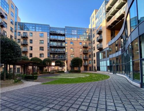 Sheffield City Centre Apartamento | Large 2 Bed, 2 Bath, Free Parking & WiFi
