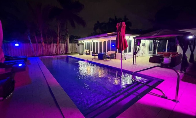 Nautilus Isle Casa | Large 2 bedroom with gorgeous pool and Sauna