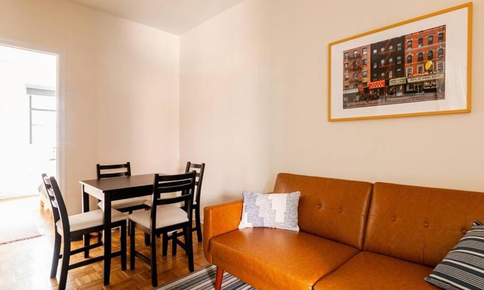 Little Italy Apartamento | ✪ Large 2 Bedrooms ✪ Queen Beds ✪ Work Stations
