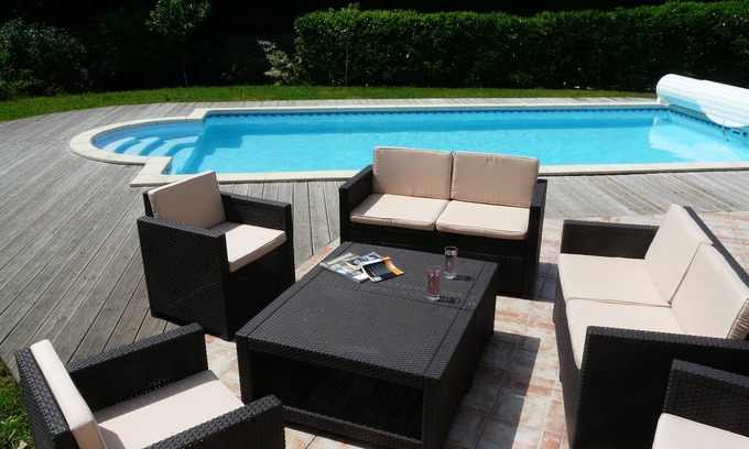 Saint-Aubin-de-Medoc Casa | Gran chalet con jardín, piscina y pérgola.