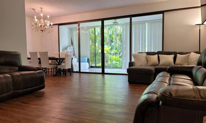 Kahala Apartamento | Large 2BD/2BA Kahala Beach Front Condo Furnished