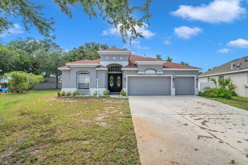 Parrish Casa | Large 5 bd home close to Beaches